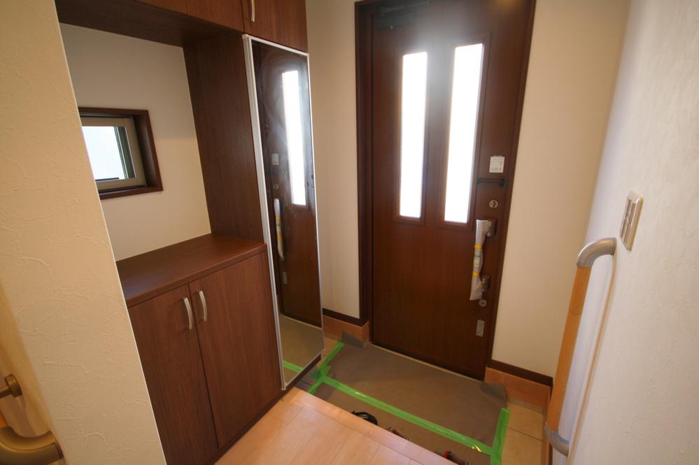 Entrance. Local (11 May 2013) Shooting