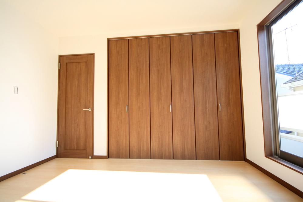 Non-living room. Local (11 May 2013) Shooting