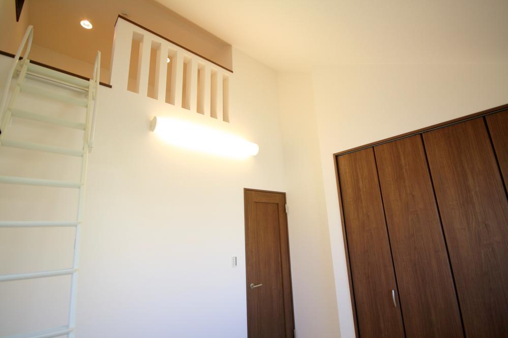 Non-living room. Local (11 May 2013) Shooting