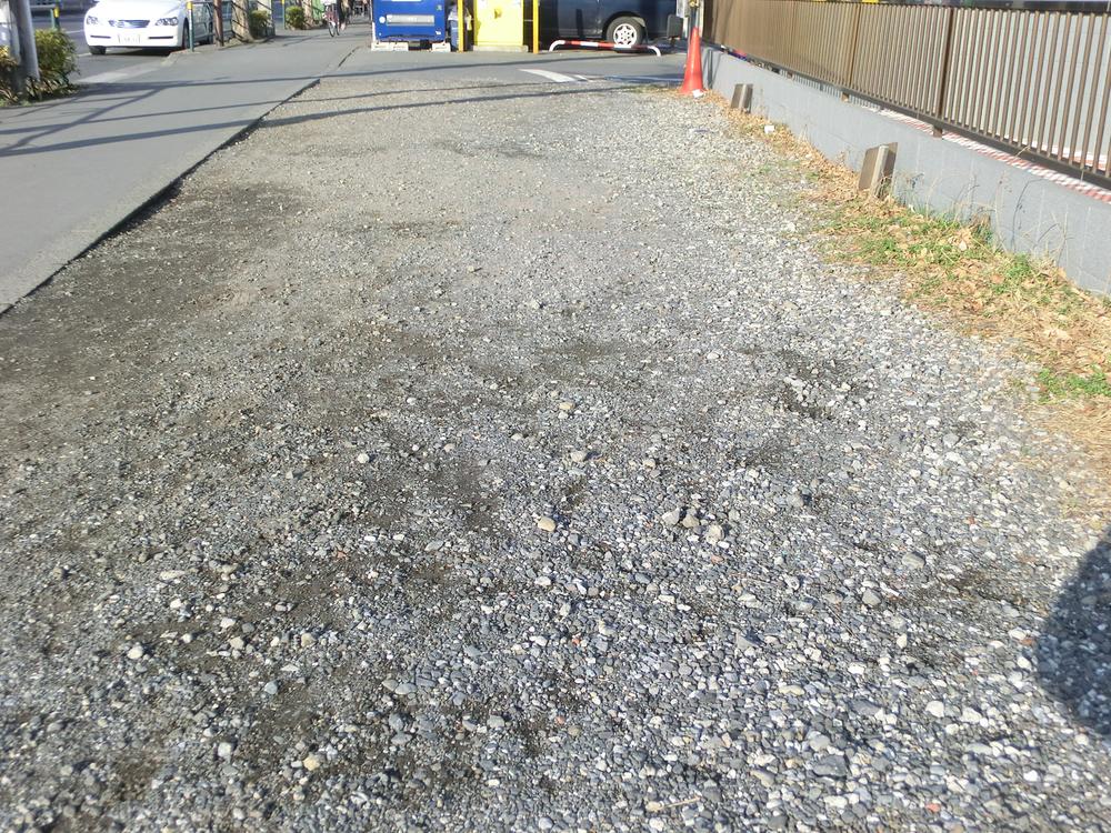 Local photos, including front road. Local (January 2013) Shooting