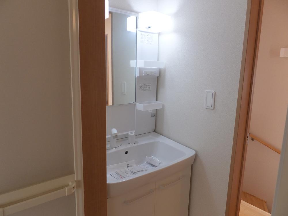 Wash basin, toilet. Indoor (September 2013) Shooting