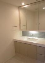 Wash basin, toilet