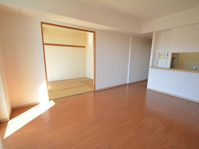 Living. Glorio Fuchu Tamagawa living