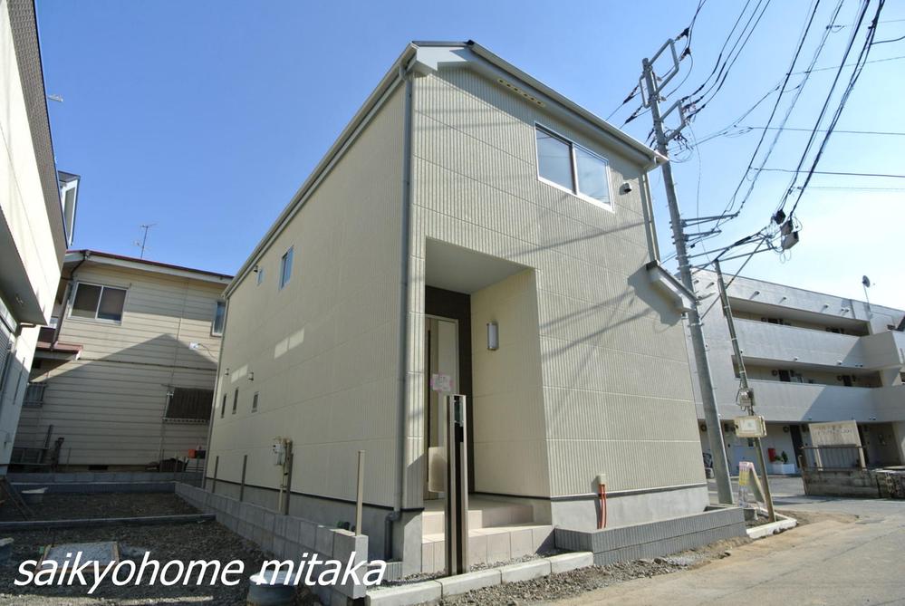 Local appearance photo. (Building 2) local