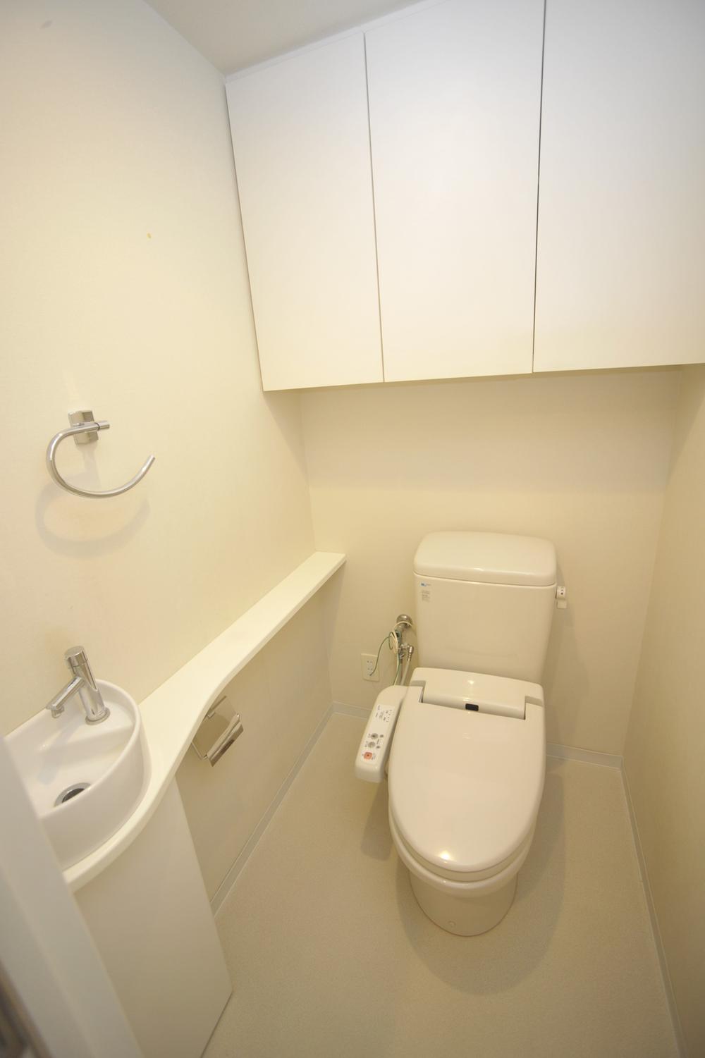 Toilet. Local (10 May 2013) Shooting