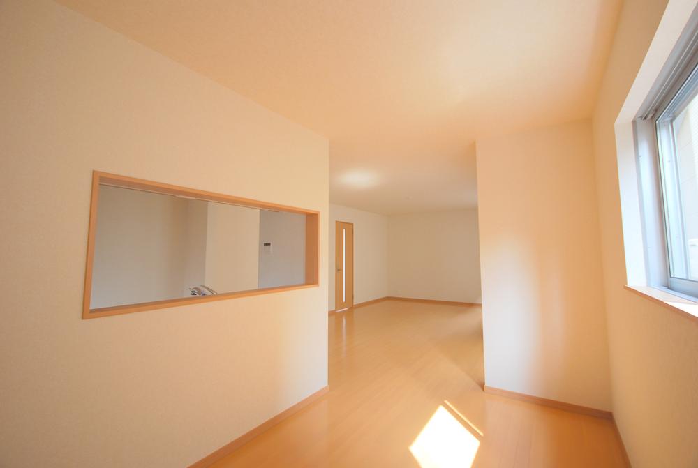 Same specifications photos (living). Seller construction cases