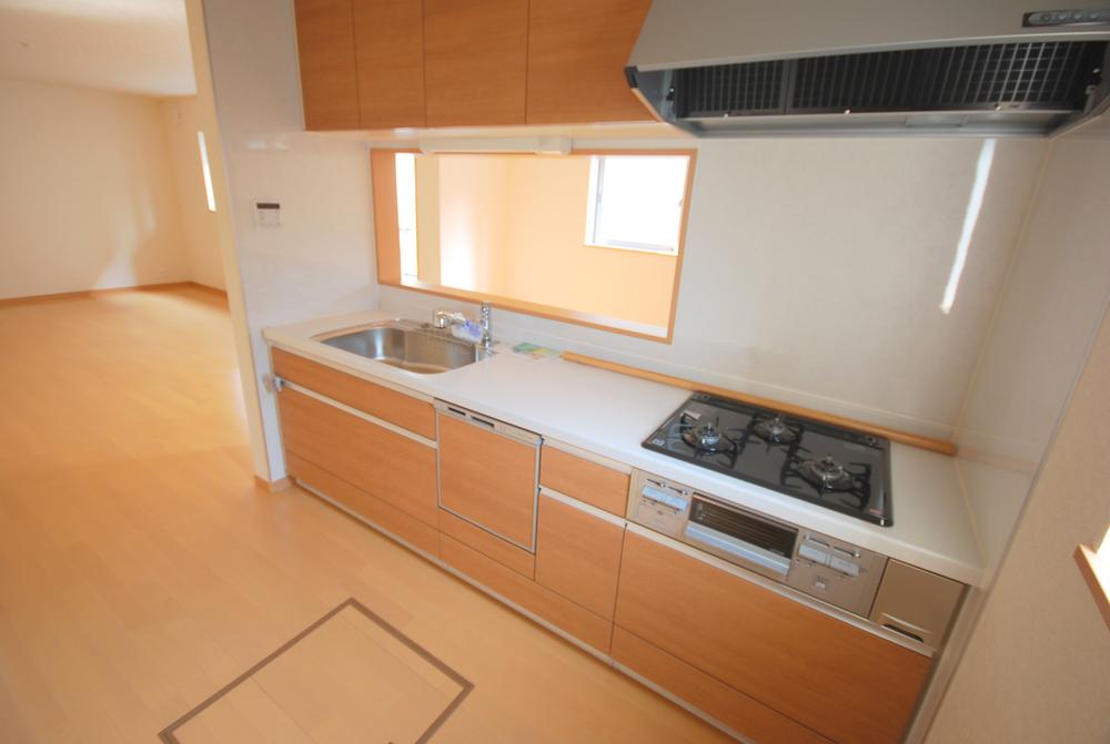 Same specifications photo (kitchen). Seller construction cases