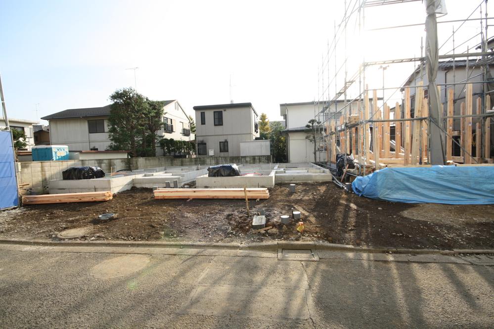 Local photos, including front road. Local (2013 November shooting)