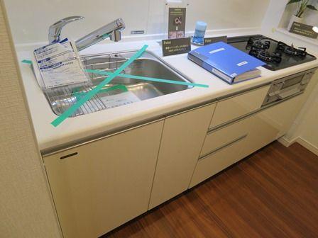 Kitchen. ~ 2013 December new interior renovation completed ~ System kitchen of state-of-the-art amenities