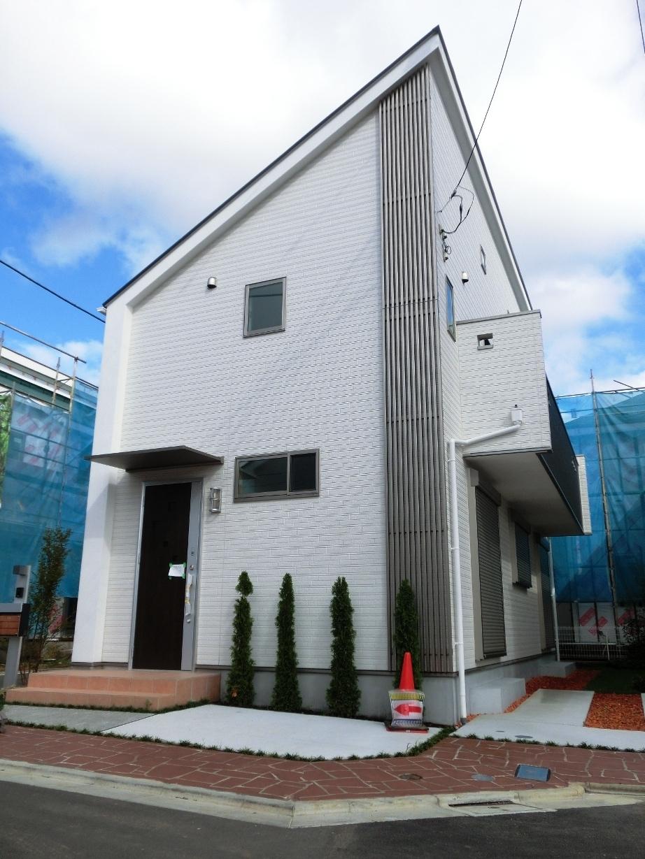 Local appearance photo. Local (10 May 2013) Shooting