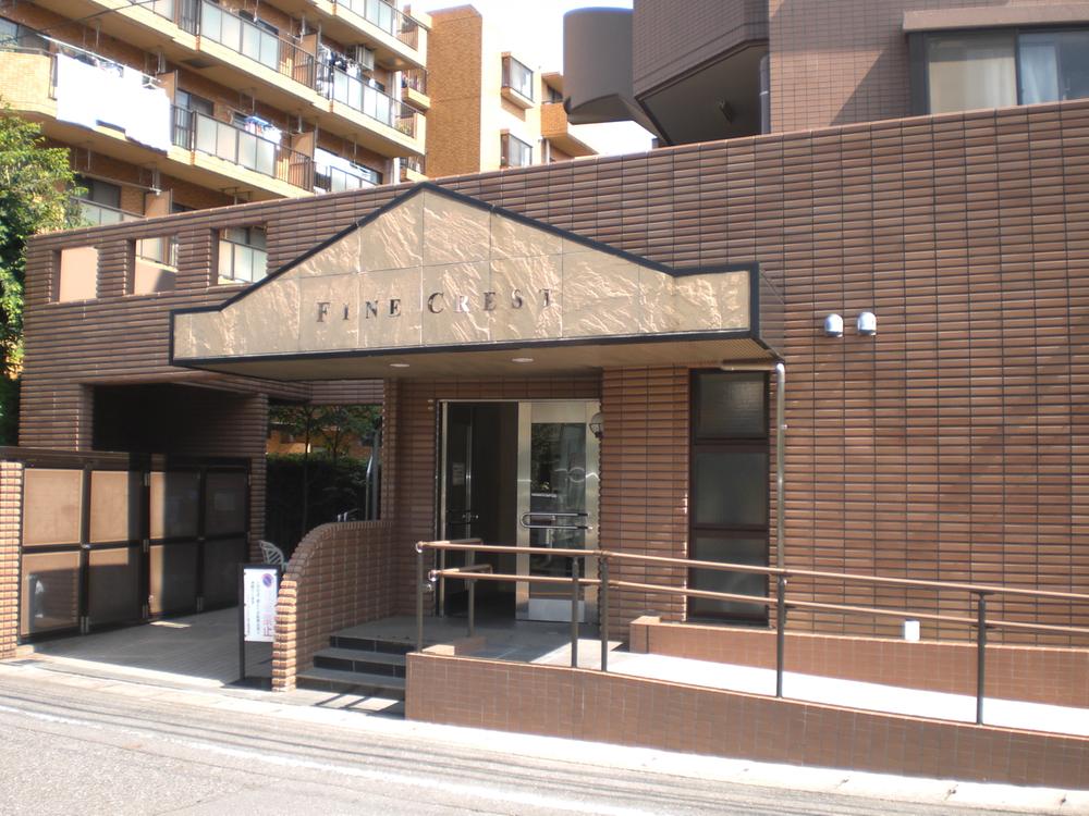 Entrance. Common areas