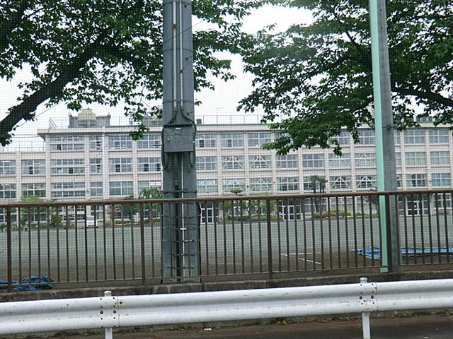 Junior high school. Fussa stand Fussa 1362m to the second junior high school