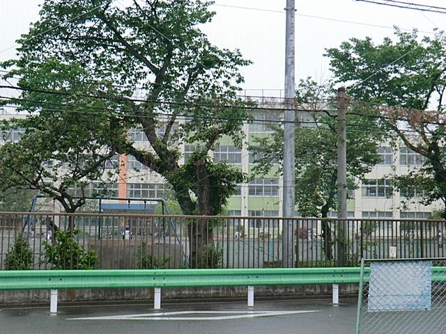 Primary school. Fussa stand Fussa 961m until the sixth elementary school