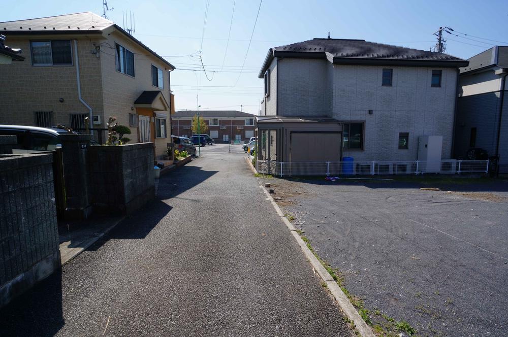 Local photos, including front road. Local shooting