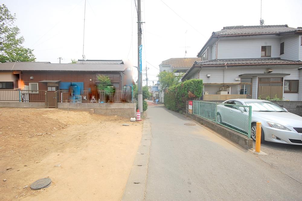 Local photos, including front road. Local shooting