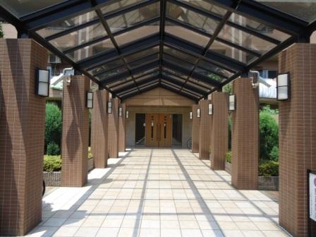 Entrance. Common areas