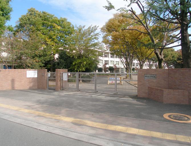 Junior high school. Fussa stand Fussa 1321m to the first junior high school