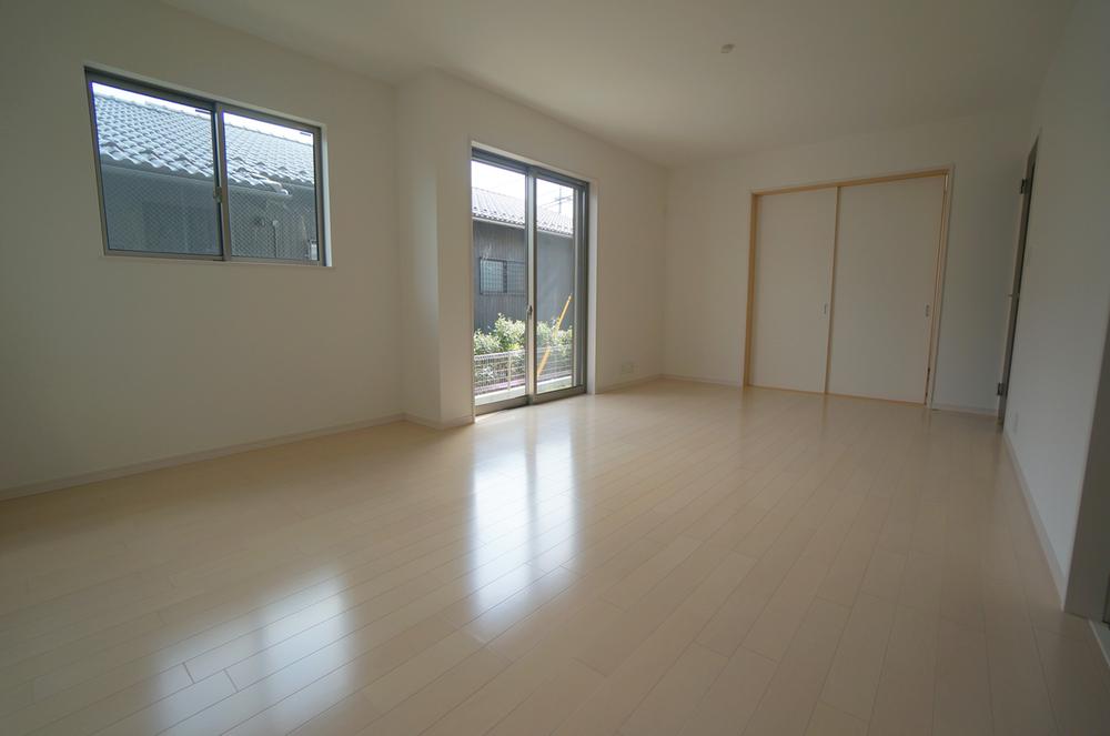 Same specifications photos (living). Same specifications