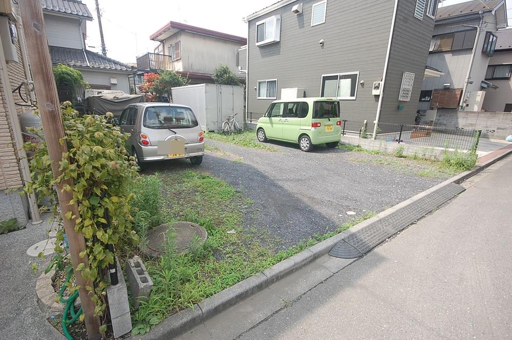 Local photos, including front road. Local shooting