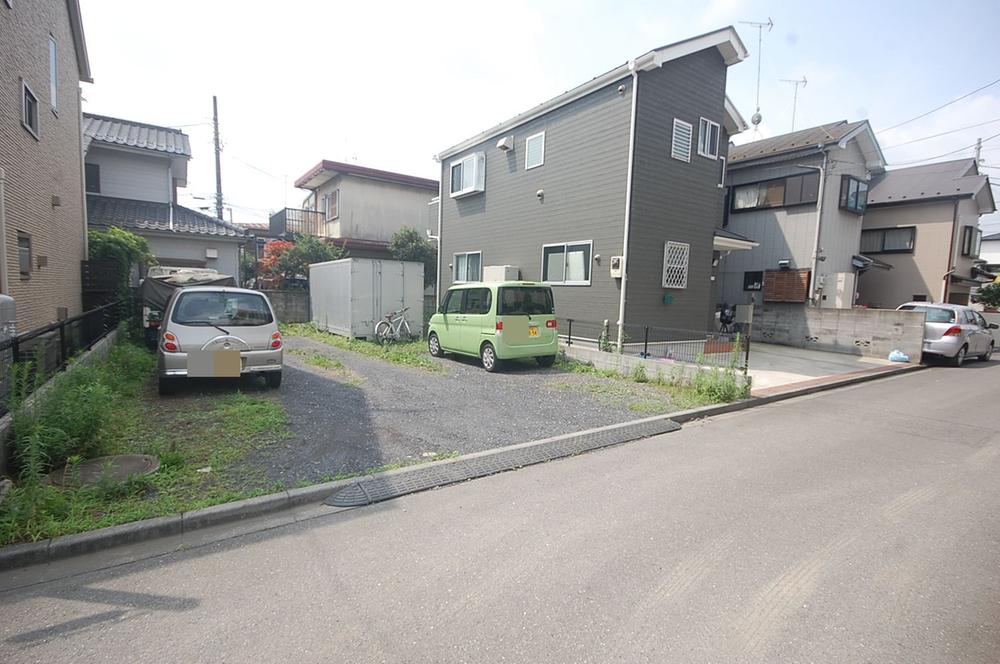 Local photos, including front road. Local shooting