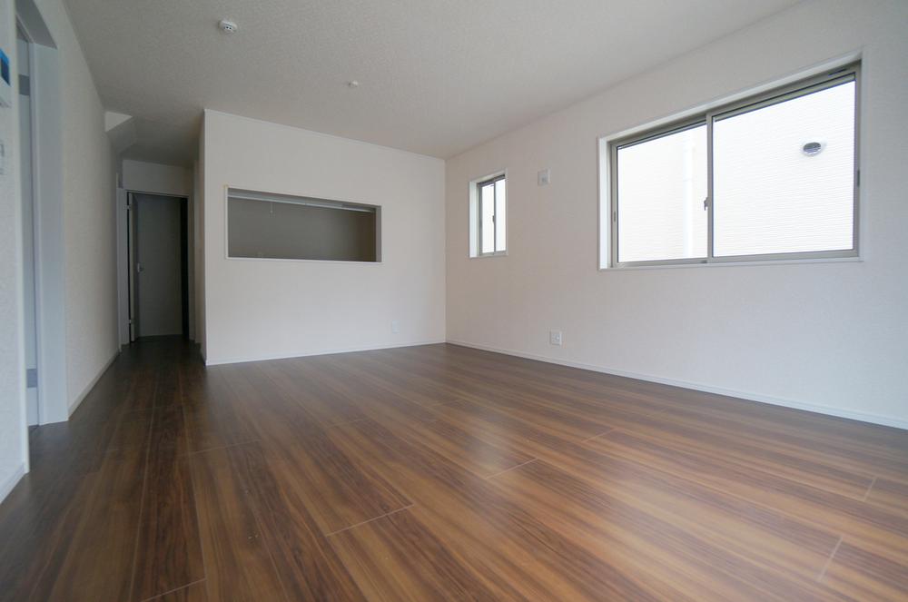 Same specifications photos (living). Seller same specifications