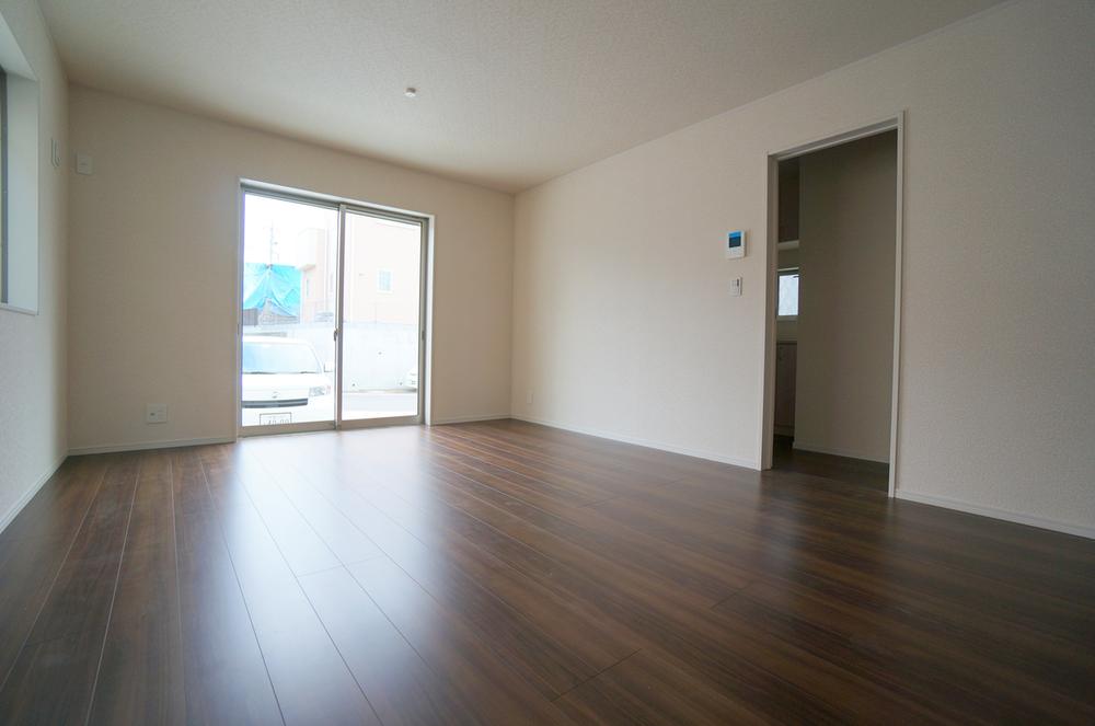 Same specifications photos (living). Seller same specifications