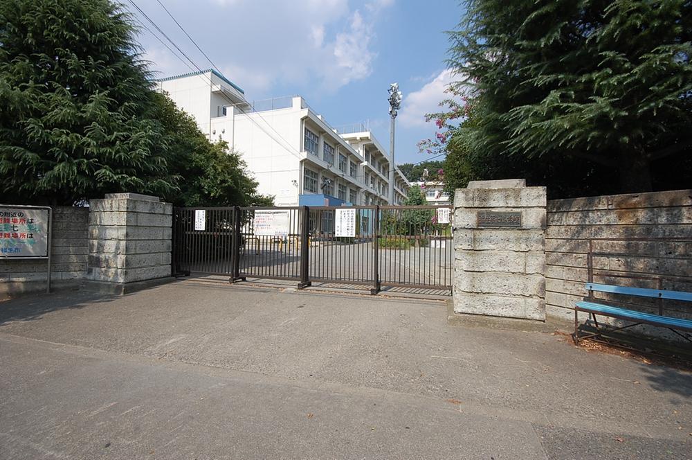 Primary school. Fussa stand Fussa 927m until the seventh elementary school