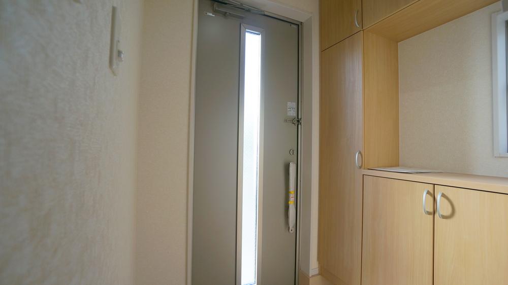 Entrance. Local (12 May 2013) Shooting