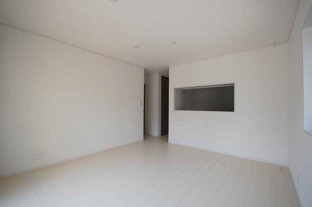 Same specifications photos (living). Same specifications