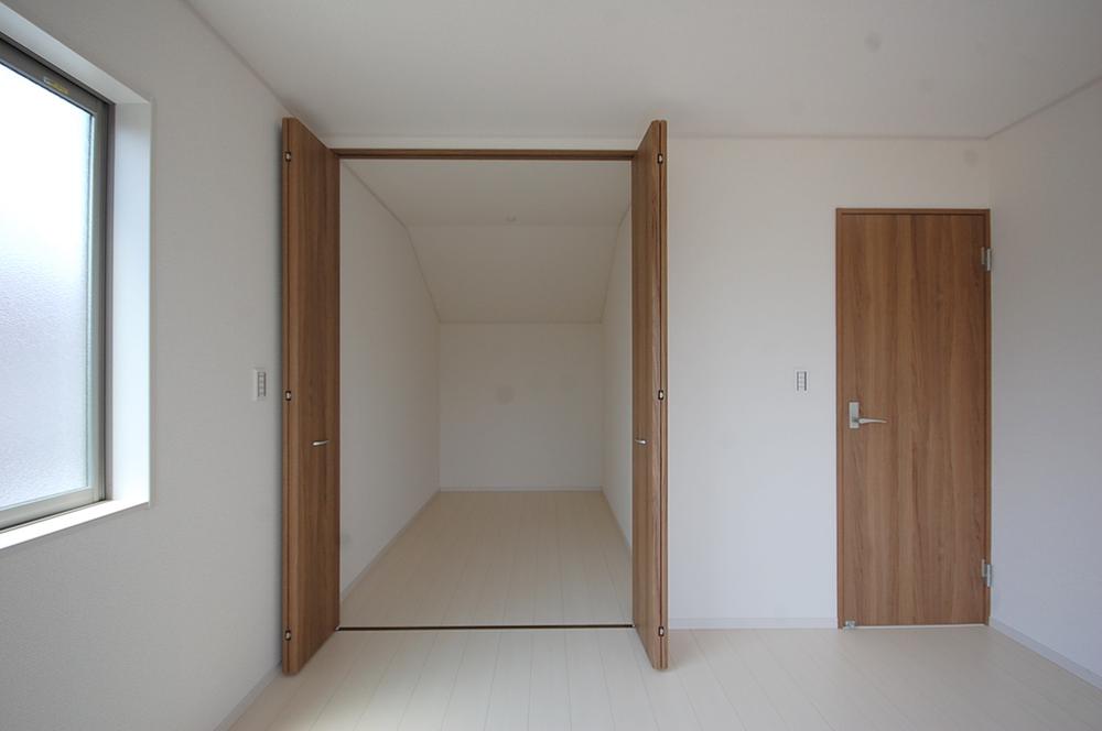 Same specifications photos (Other introspection). Same specifications