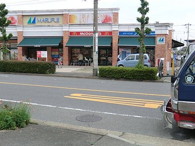 Supermarket. Marufuji to Fussa shop 335m