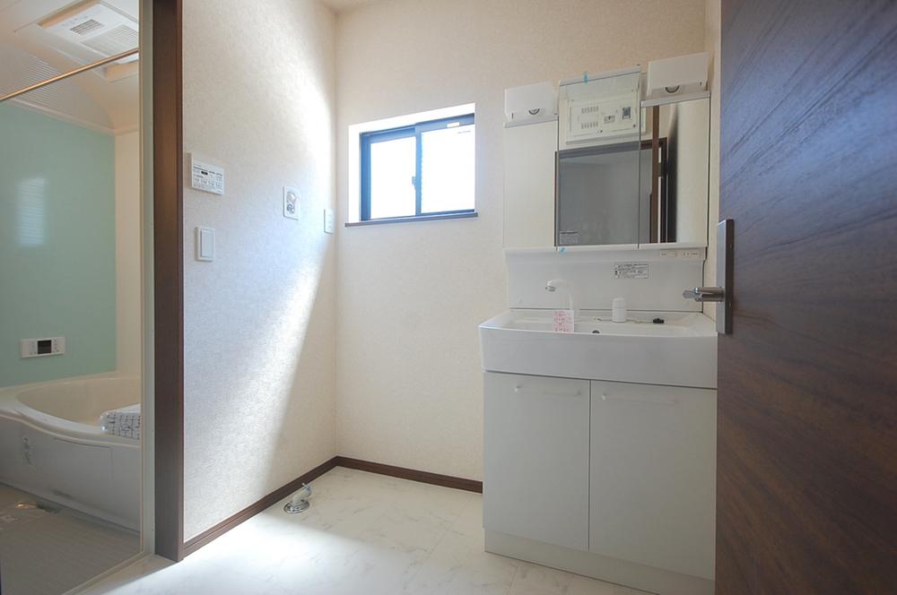 Wash basin, toilet. Same specifications