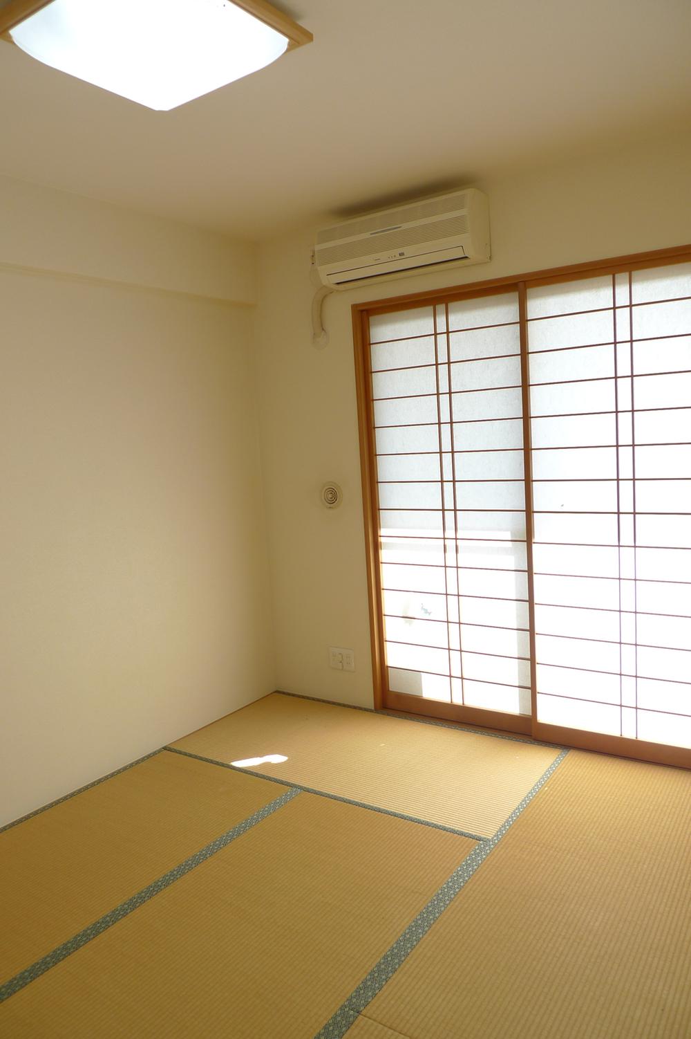 Non-living room. Indoor (12 May 2013) Shooting