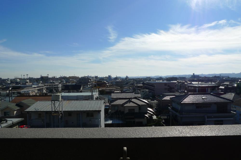 View photos from the dwelling unit. View from the site (December 2013) Shooting