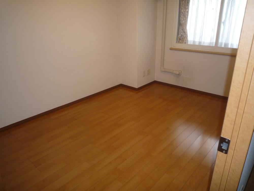 Other introspection. Indoor (June 2013) Shooting Western-style rooms