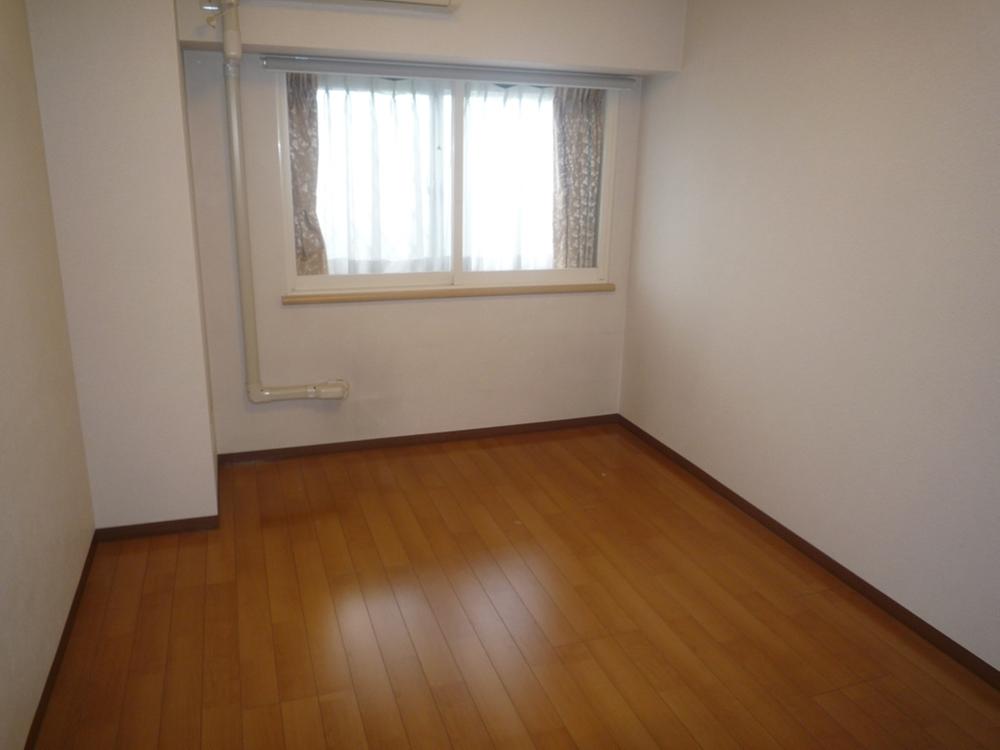 Other introspection. Indoor (June 2013) Shooting Rooms also in the nursery