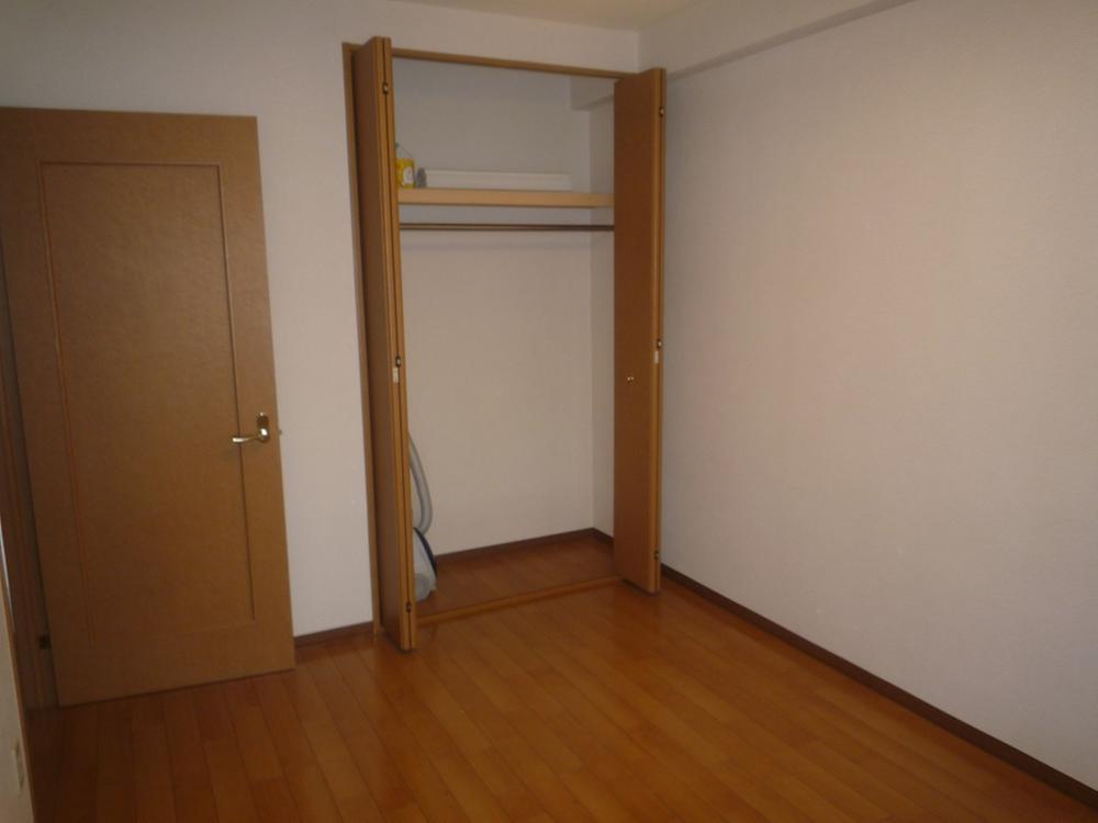 Other introspection. Indoor (June 2013) Shooting There is also stored securely