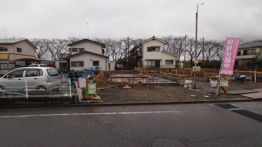 Local photos, including front road. Local (12 May 2013) Shooting