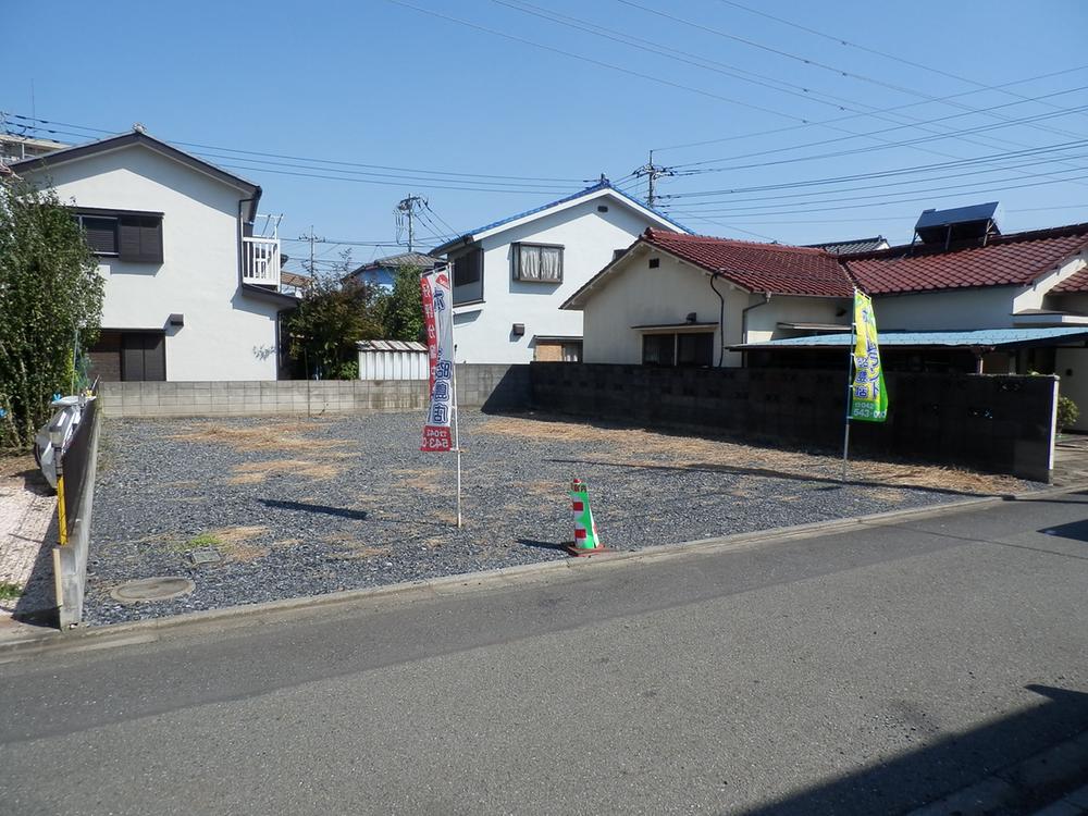 Local photos, including front road. Local (September 2013) Shooting