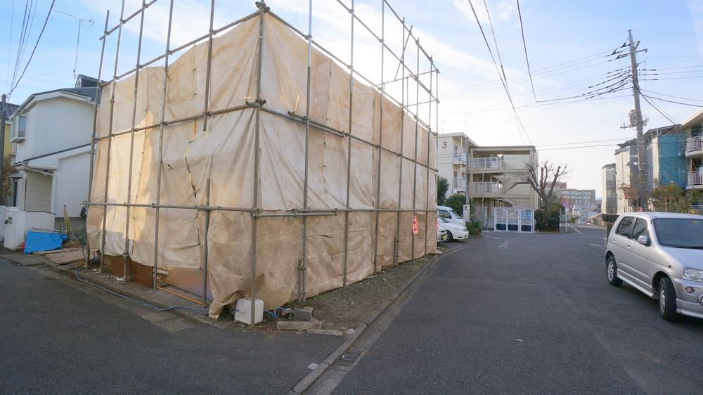 Local photos, including front road. Local (12 May 2013) Shooting