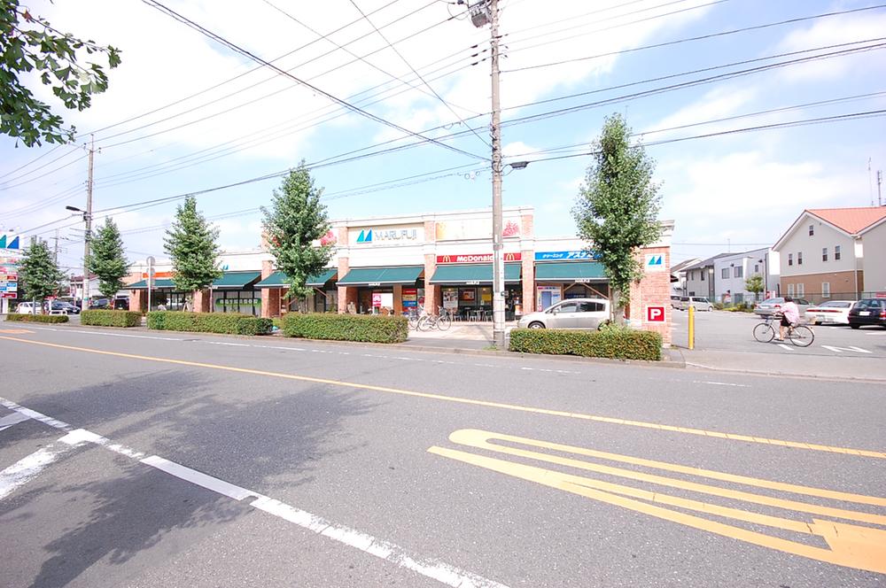 Supermarket. Marufuji to Fussa shop 710m