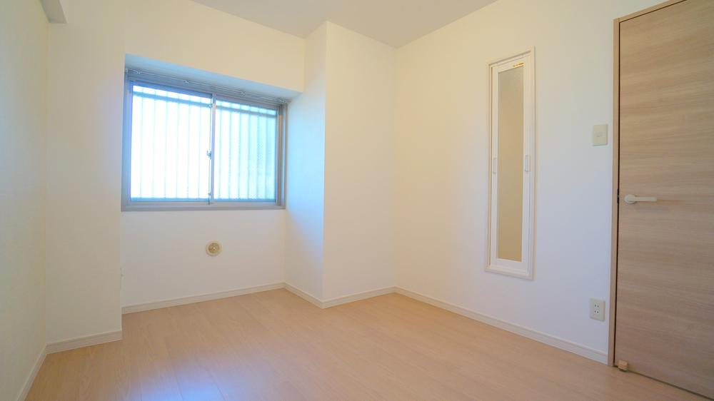 Non-living room. Indoor (11 May 2013) Shooting