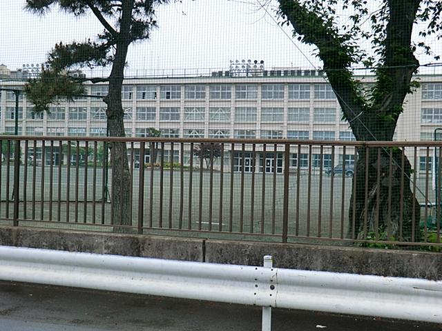 Junior high school. Fussa stand Fussa 1231m to the second junior high school