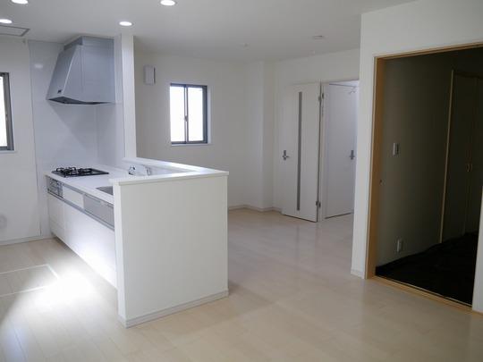 Living. Shutter ・ Screen door standard