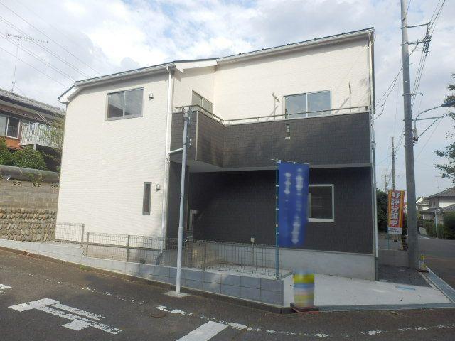Local appearance photo. 1 Building