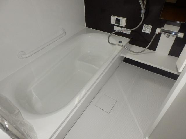 Bathroom. 1 Building