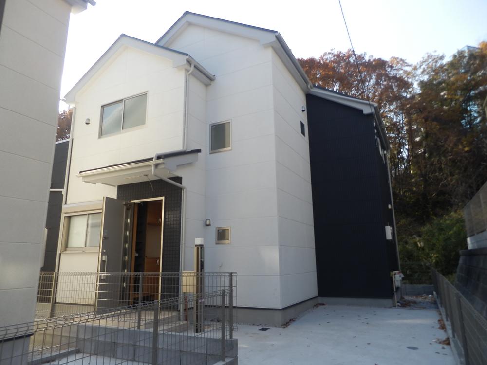 Local appearance photo. Local (12 May 2013) Shooting