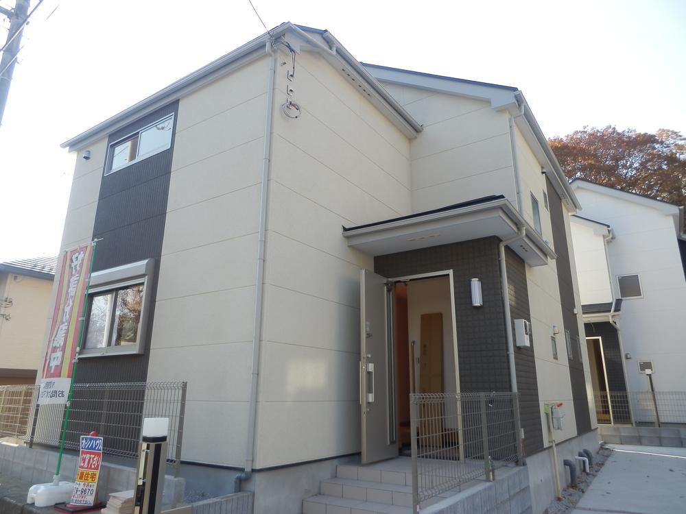 Local appearance photo. Local (12 May 2013) Shooting