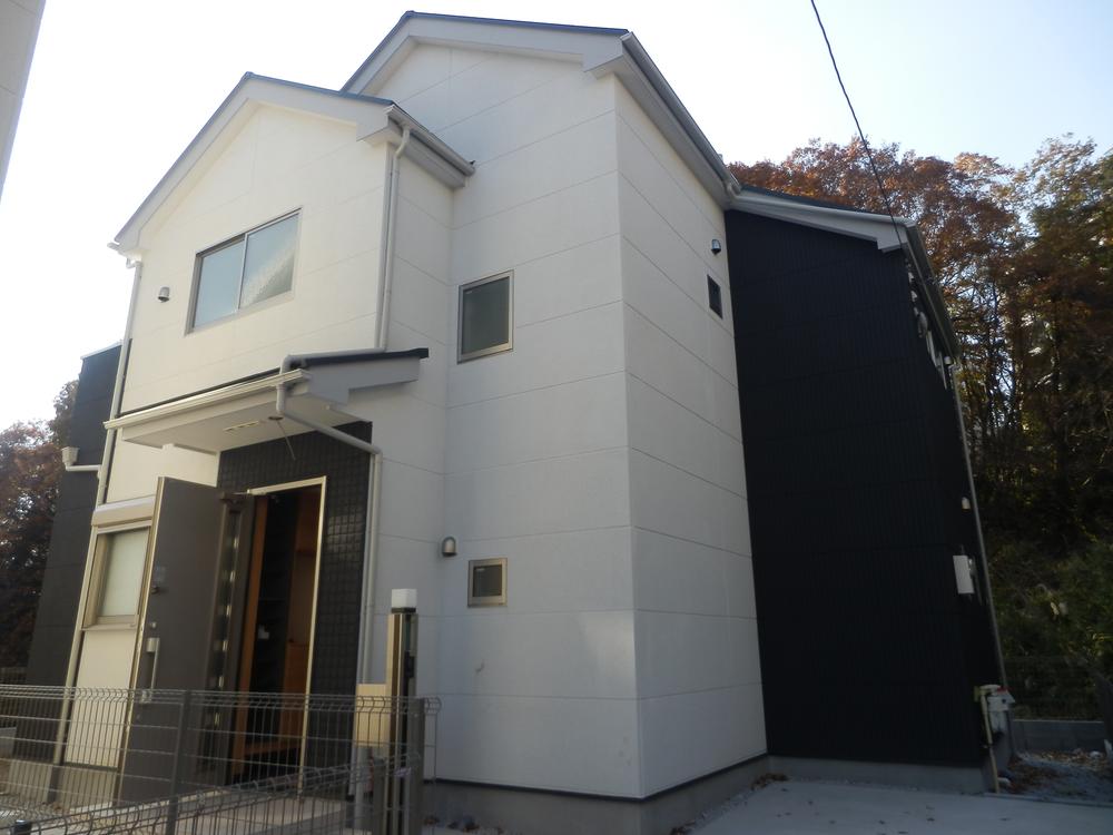 Local appearance photo. Local (12 May 2013) Shooting