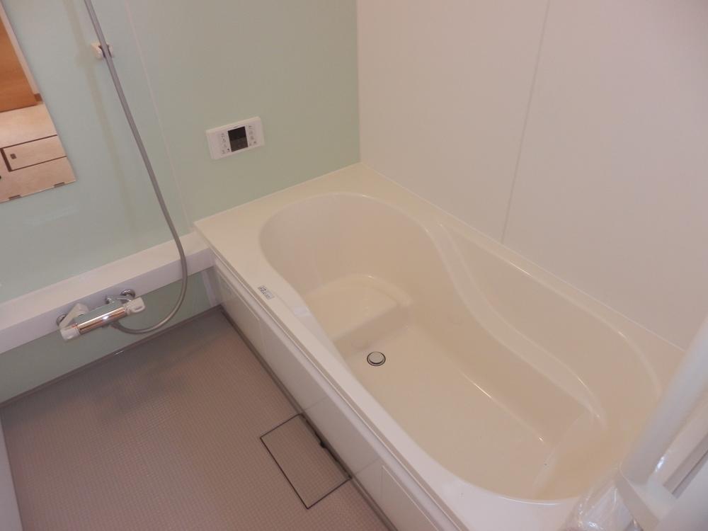 Bathroom. Indoor (12 May 2013) Shooting